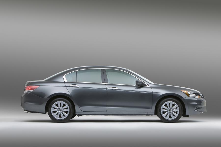  Honda Accord 2011 года  (US) (фото 8 из 13)